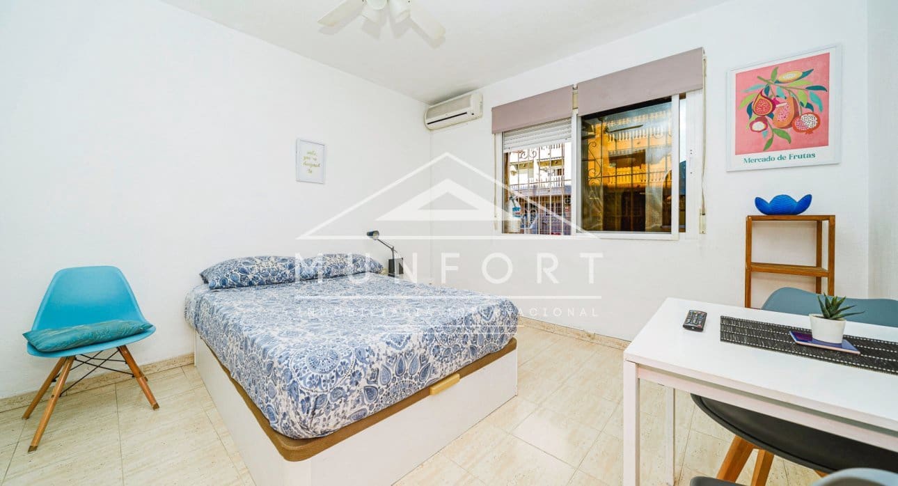 1 sypialnia Apartament na sprzedaż w Torrevieja z basenem - 95 000 € (Ref: 9352914)