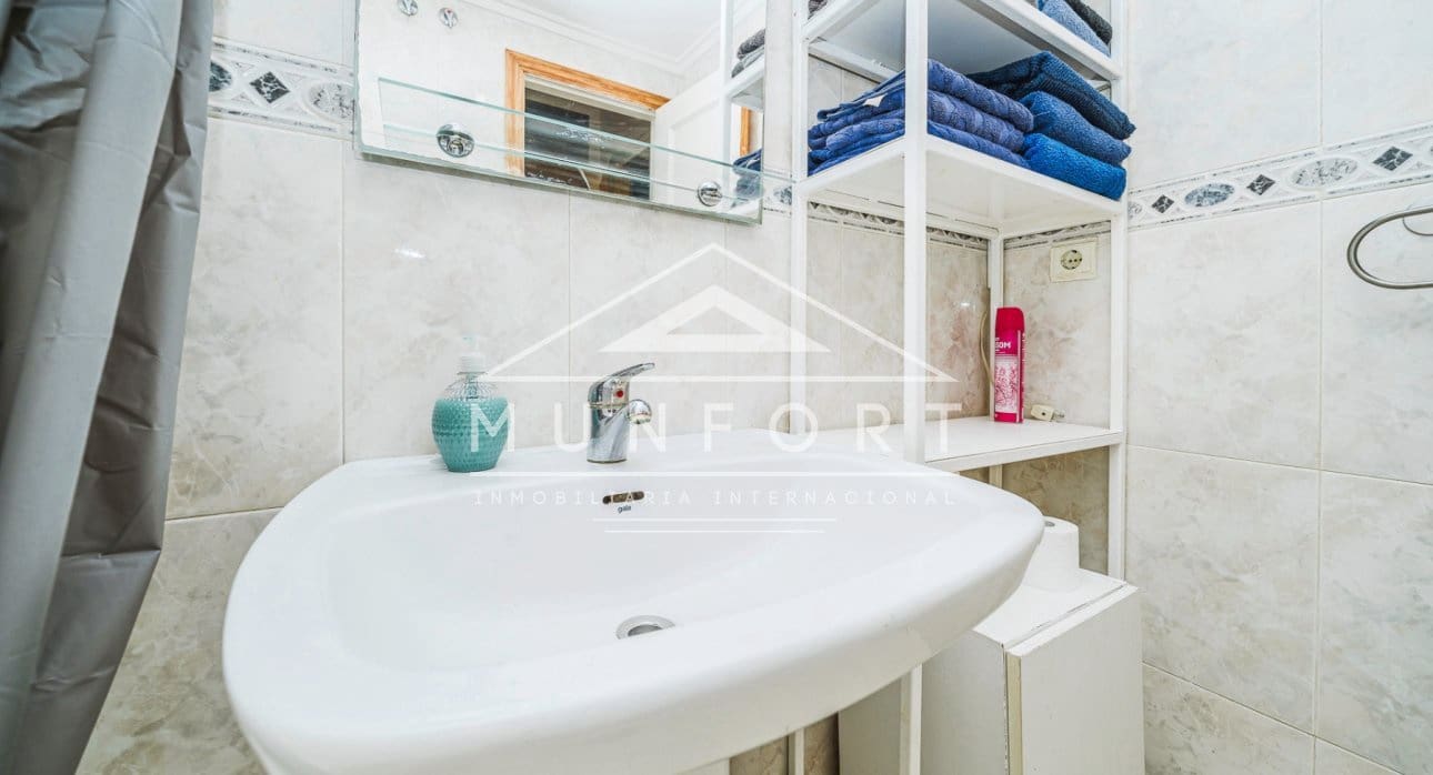 1 sypialnia Apartament na sprzedaż w Torrevieja z basenem - 95 000 € (Ref: 9352914)