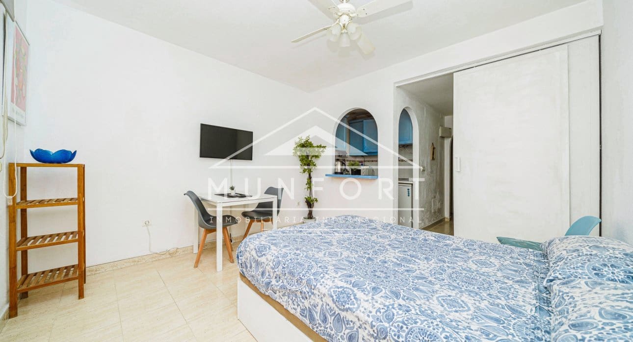 1 sypialnia Apartament na sprzedaż w Torrevieja z basenem - 95 000 € (Ref: 9352914)