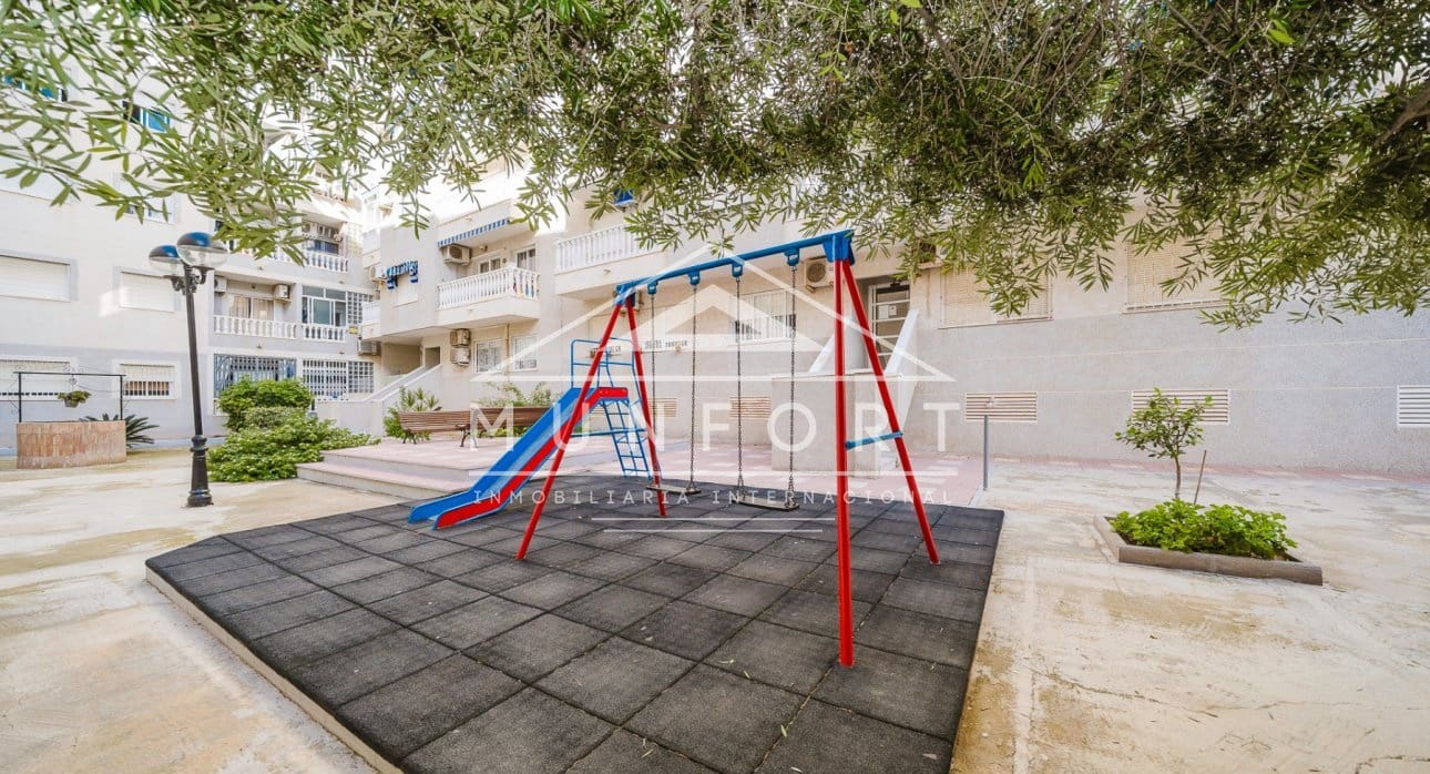 1 sypialnia Apartament na sprzedaż w Torrevieja z basenem - 95 000 € (Ref: 9352914)