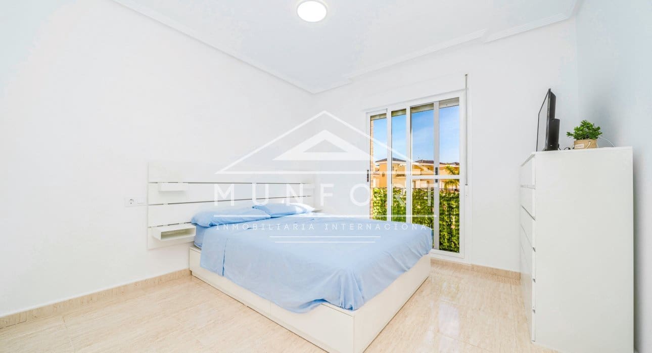 3 slaapkamer Halfvrijstaande villa te koop in Torre de la Horadada met zwembad - € 378.000 (Ref: 9352918)