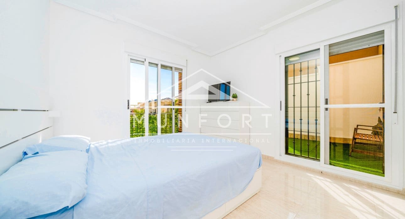 3 slaapkamer Halfvrijstaande villa te koop in Torre de la Horadada met zwembad - € 378.000 (Ref: 9352918)