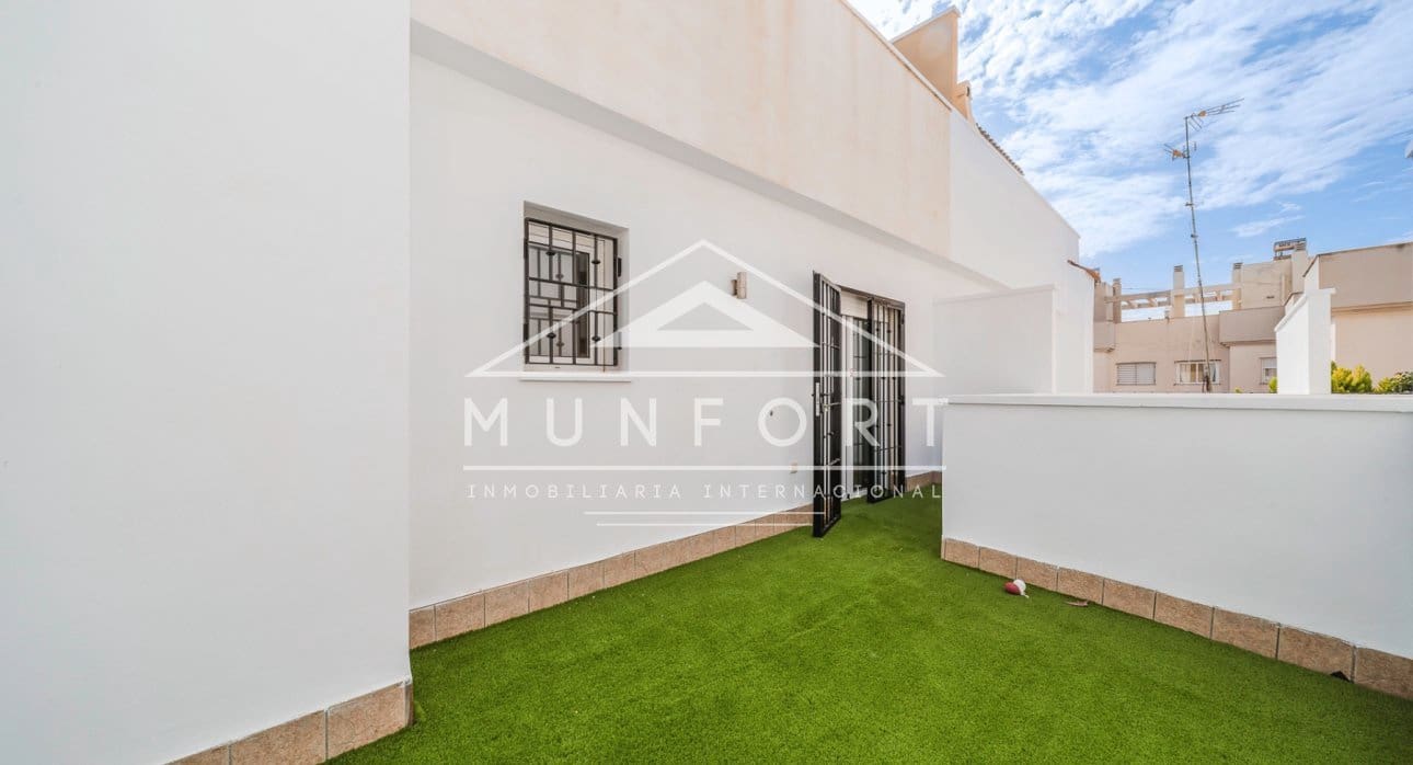 3 slaapkamer Halfvrijstaande villa te koop in Torre de la Horadada met zwembad - € 378.000 (Ref: 9352918)