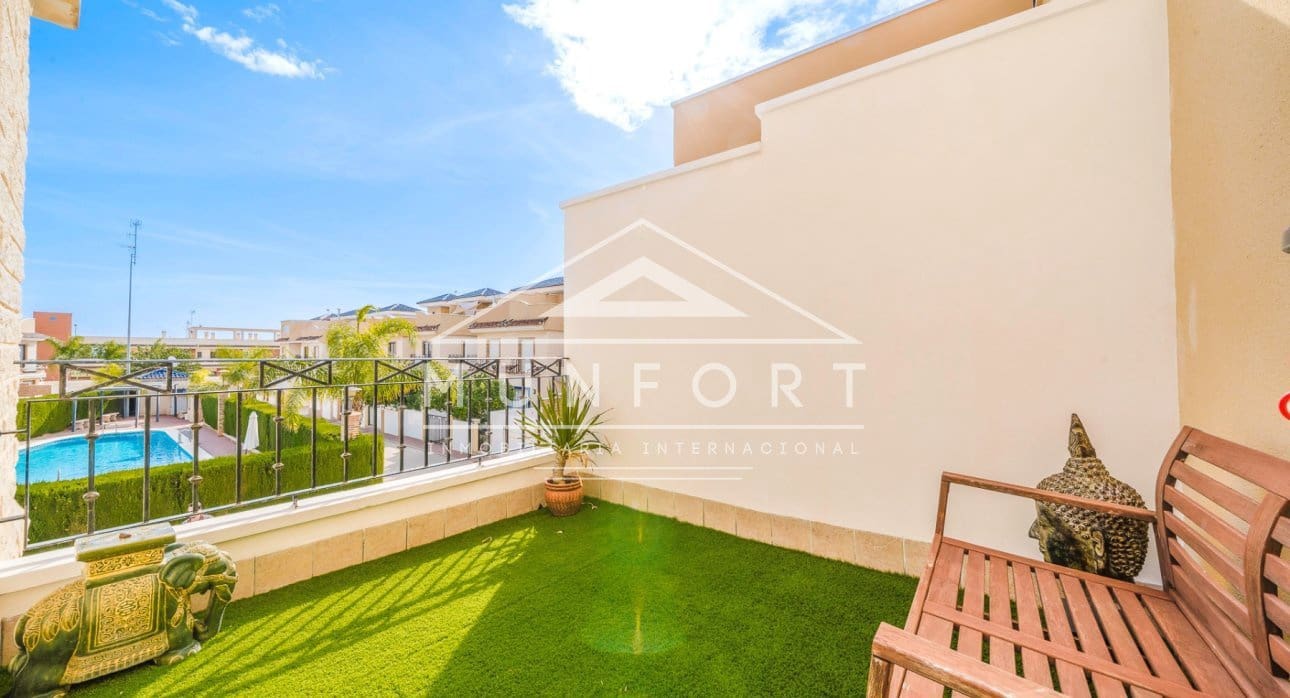 3 slaapkamer Halfvrijstaande villa te koop in Torre de la Horadada met zwembad - € 378.000 (Ref: 9352918)