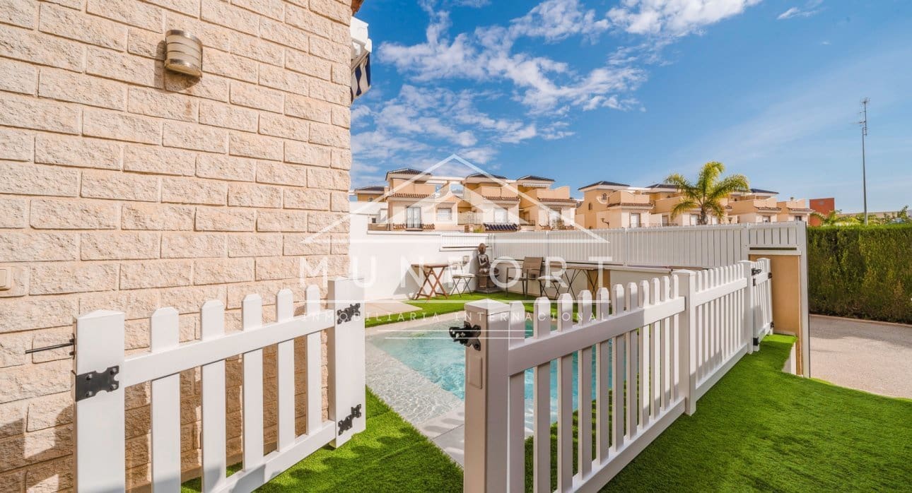 3 slaapkamer Halfvrijstaande villa te koop in Torre de la Horadada met zwembad - € 378.000 (Ref: 9352918)