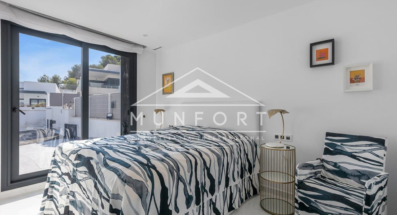 3 bedroom Villa for sale in San Miguel de Salinas with pool - € 529,900 (Ref: 9353793)