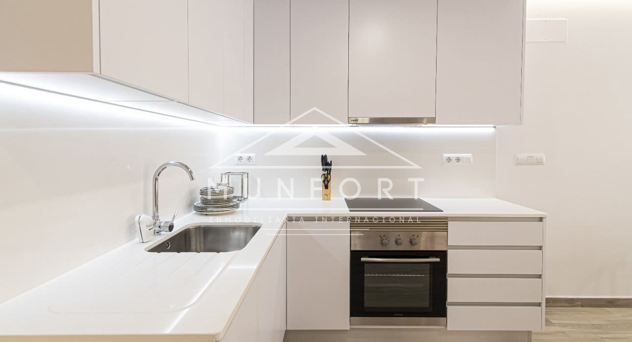 3 makuuhuone Omakotitalo myytävänä paikassa La Manga del Mar Menor mukana uima-altaan - 350 000 € (Ref: 9354539)