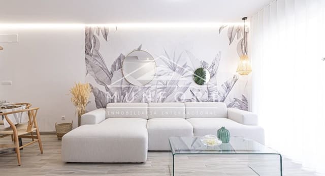 3 makuuhuone Omakotitalo myytävänä paikassa La Manga del Mar Menor mukana uima-altaan - 350 000 € (Ref: 9354539)