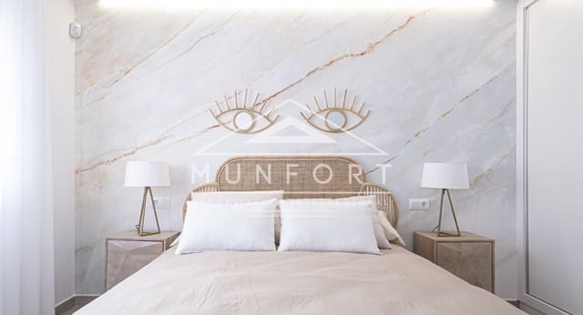 3 makuuhuone Omakotitalo myytävänä paikassa La Manga del Mar Menor mukana uima-altaan - 350 000 € (Ref: 9354539)