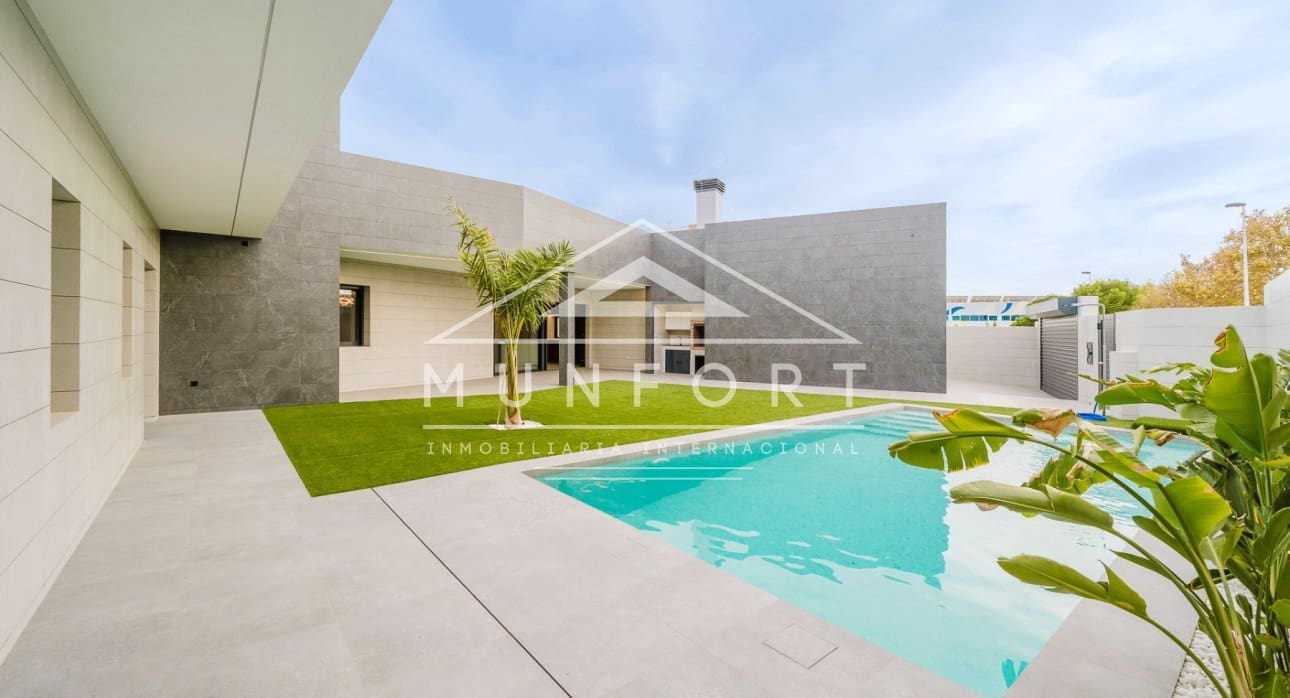 5 slaapkamer Villa te koop in Los Cuarteros met zwembad - € 1.300.000 (Ref: 9360283)