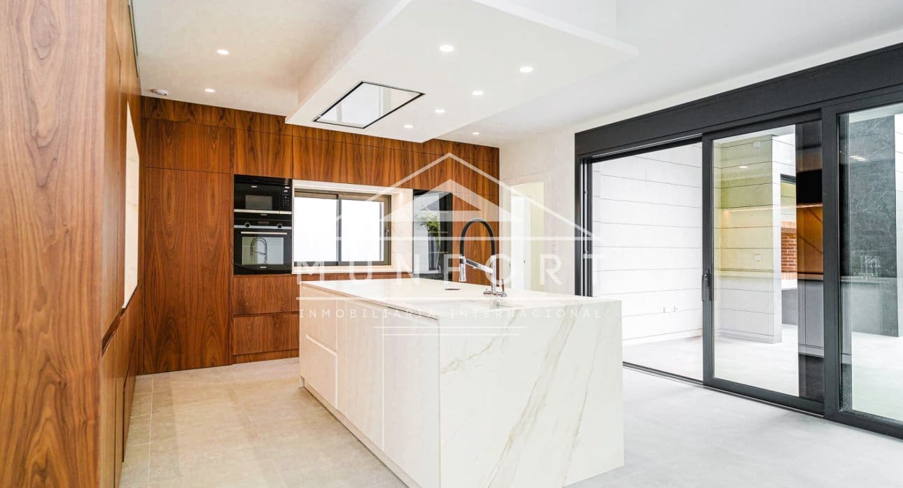 5 slaapkamer Villa te koop in Los Cuarteros met zwembad - € 1.300.000 (Ref: 9360283)