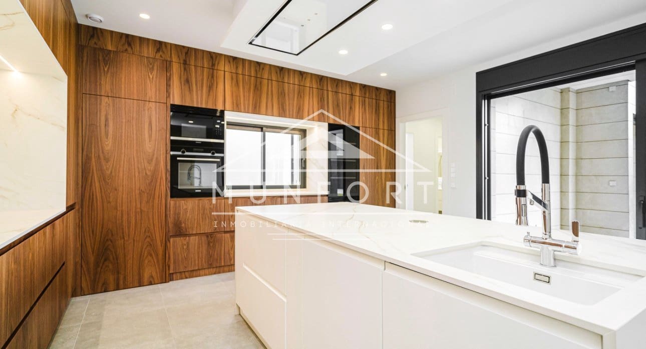 5 slaapkamer Villa te koop in Los Cuarteros met zwembad - € 1.300.000 (Ref: 9360283)