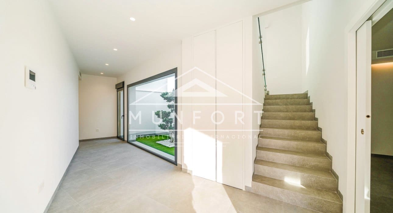 5 slaapkamer Villa te koop in Los Cuarteros met zwembad - € 1.300.000 (Ref: 9360283)