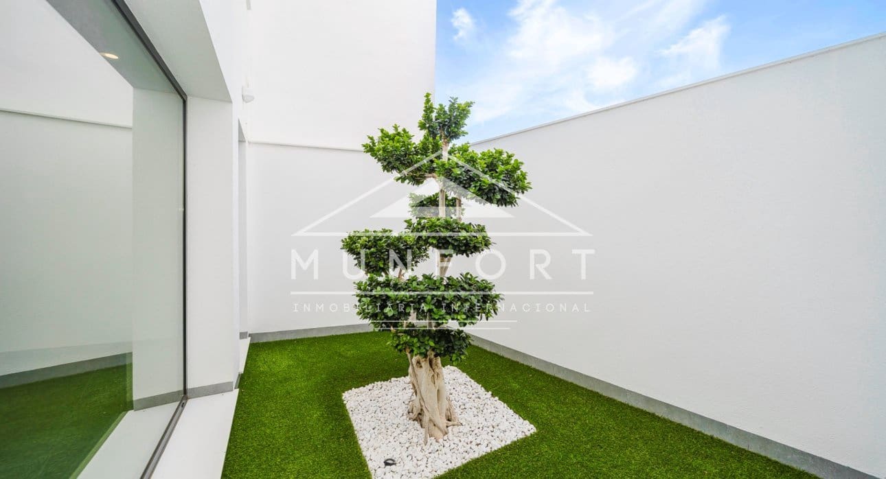 5 slaapkamer Villa te koop in Los Cuarteros met zwembad - € 1.300.000 (Ref: 9360283)