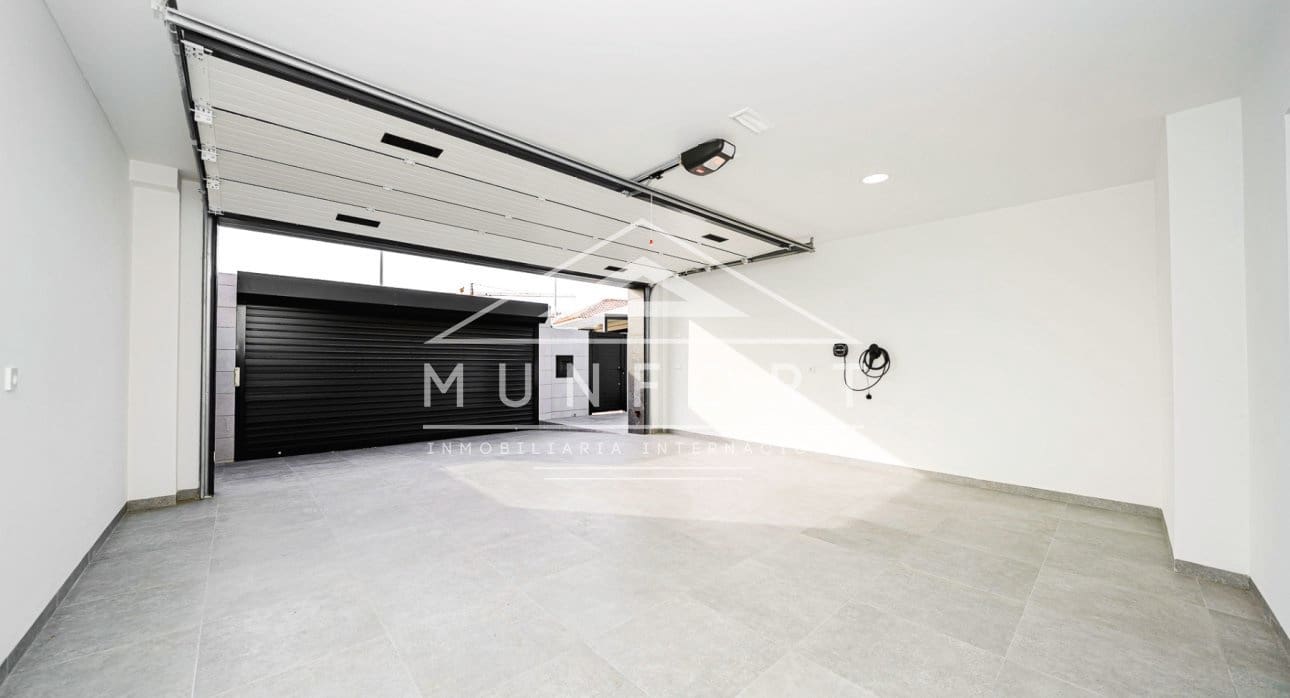 5 slaapkamer Villa te koop in Los Cuarteros met zwembad - € 1.300.000 (Ref: 9360283)