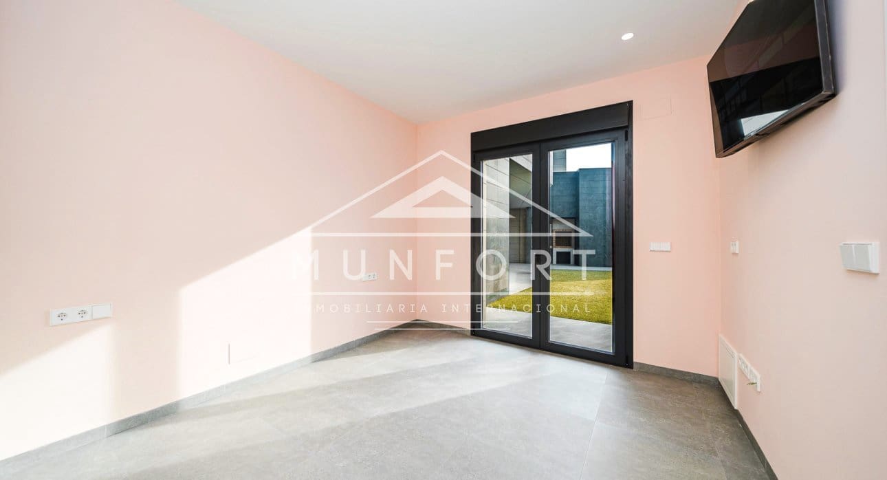 5 slaapkamer Villa te koop in Los Cuarteros met zwembad - € 1.300.000 (Ref: 9360283)