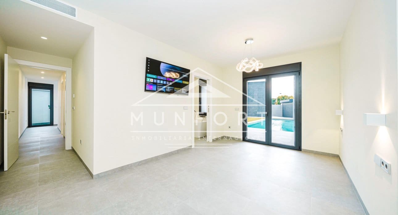 5 slaapkamer Villa te koop in Los Cuarteros met zwembad - € 1.300.000 (Ref: 9360283)