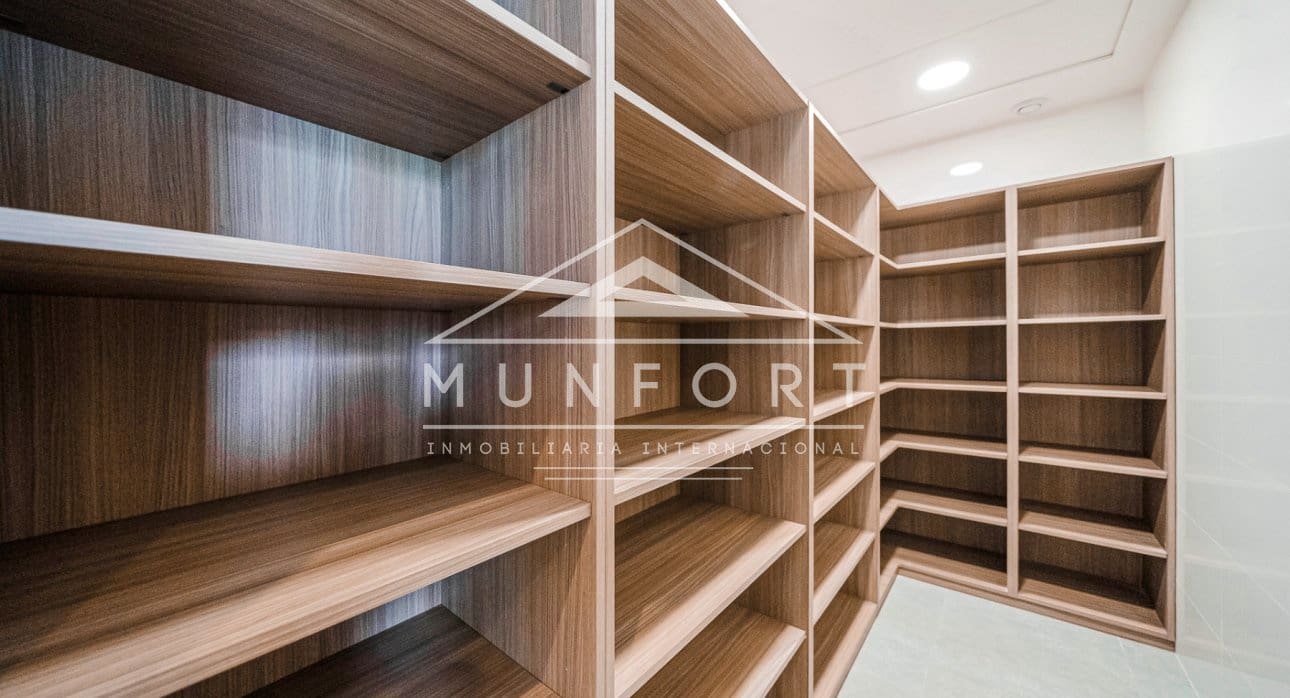 5 slaapkamer Villa te koop in Los Cuarteros met zwembad - € 1.300.000 (Ref: 9360283)