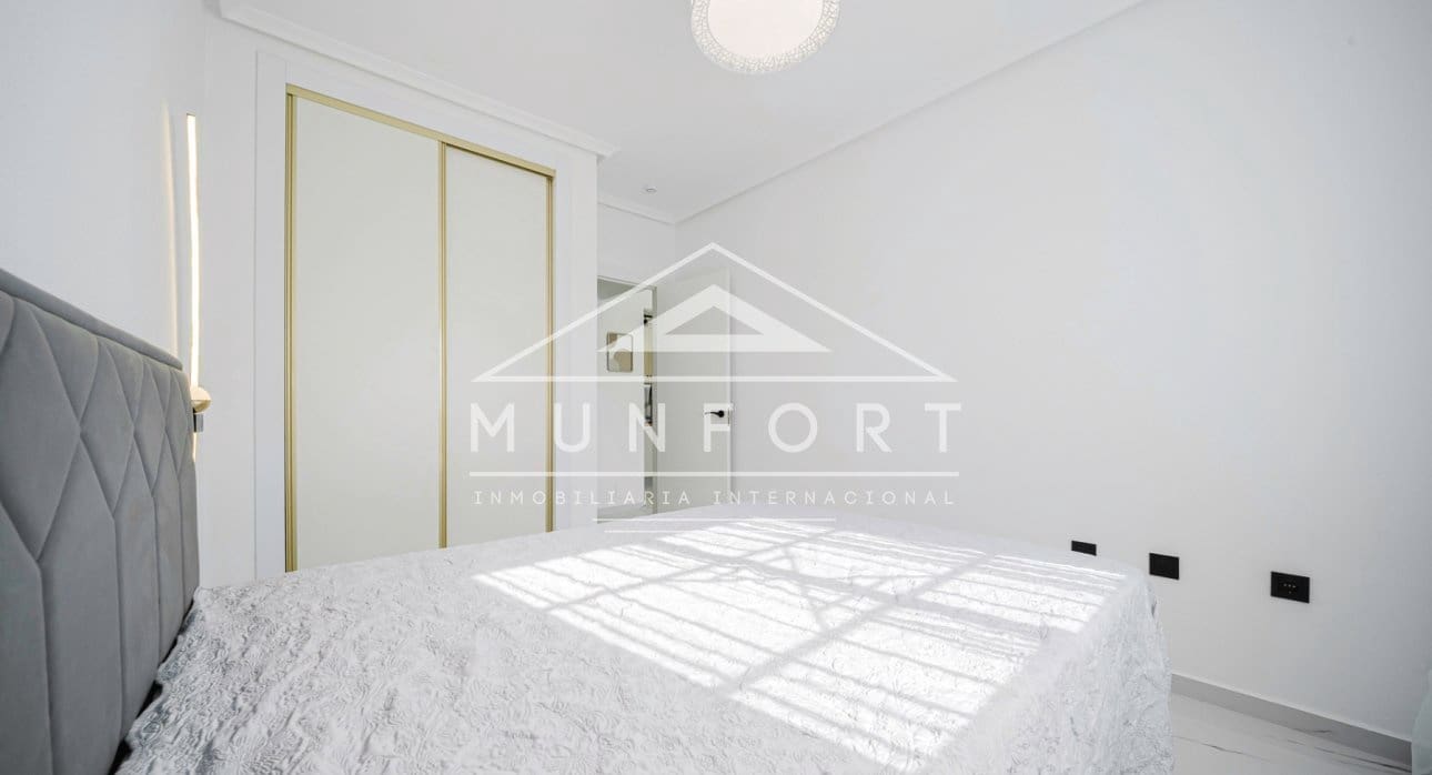 1 sypialnia Penthouse na sprzedaż w Orihuela Costa z basenem - 170 000 € (Ref: 9368965)