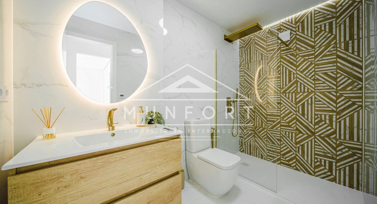 1 sypialnia Penthouse na sprzedaż w Orihuela Costa z basenem - 170 000 € (Ref: 9368965)