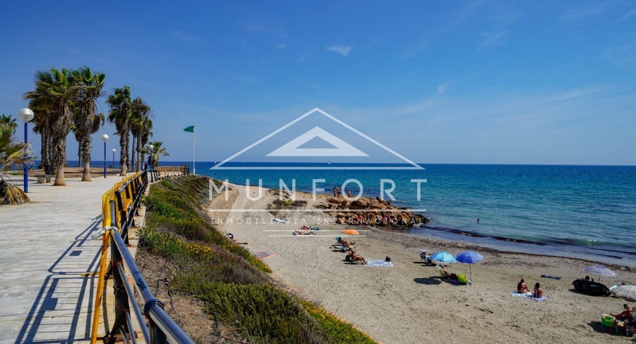 1 sypialnia Penthouse na sprzedaż w Orihuela Costa z basenem - 170 000 € (Ref: 9368965)