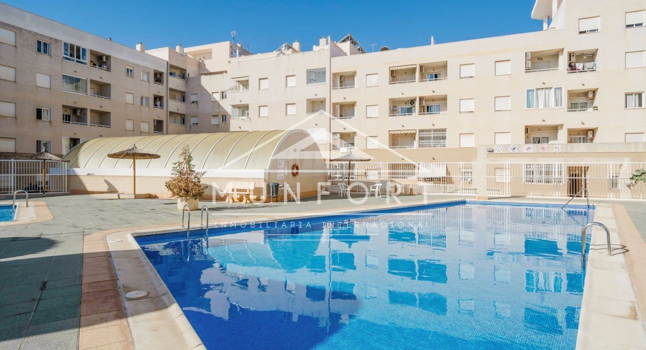 2 soverom Leilighet til salgs i Torrevieja med svømmebasseng - € 139 000 (Ref: 9374097)