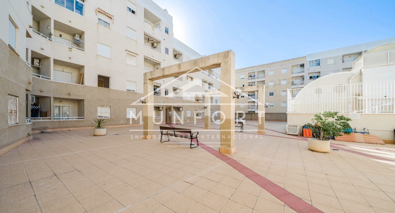 2 soverom Leilighet til salgs i Torrevieja med svømmebasseng - € 139 000 (Ref: 9374097)