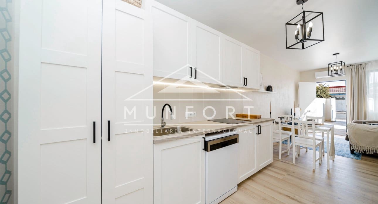 Apartamento de 2 habitaciones en Torrevieja en venta - 134.900 € (Ref: 9374308)