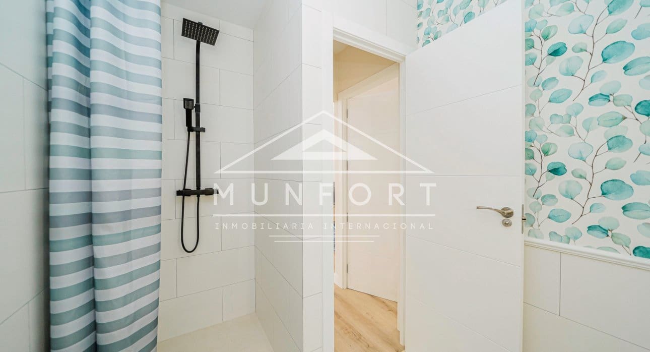 Apartamento de 2 habitaciones en Torrevieja en venta - 134.900 € (Ref: 9374308)