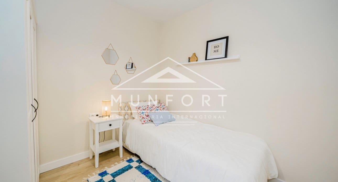 Apartamento de 2 habitaciones en Torrevieja en venta - 134.900 € (Ref: 9374308)