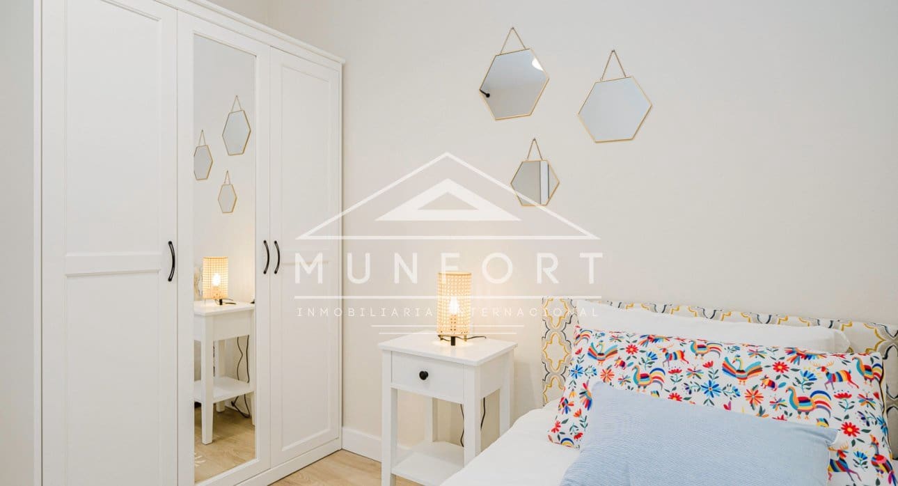 Apartamento de 2 habitaciones en Torrevieja en venta - 134.900 € (Ref: 9374308)