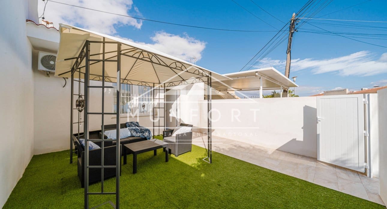 Apartamento de 2 habitaciones en Torrevieja en venta - 134.900 € (Ref: 9374308)