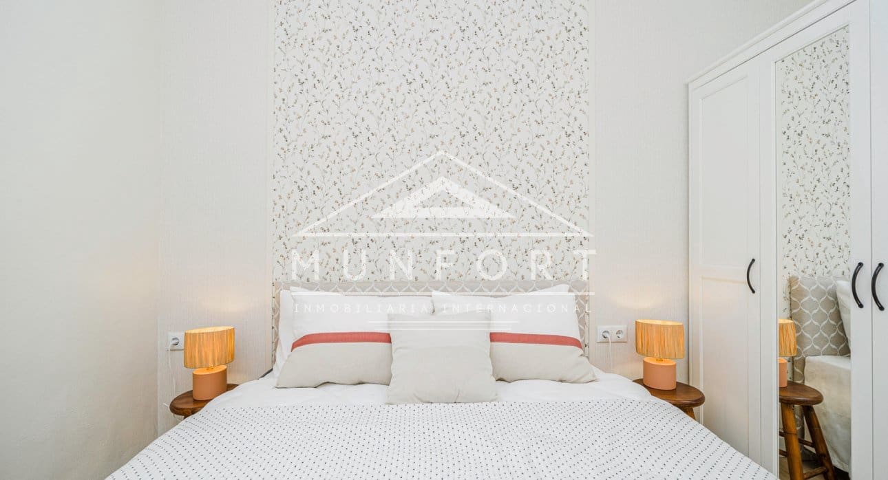 Apartamento de 2 habitaciones en Torrevieja en venta - 134.900 € (Ref: 9374308)