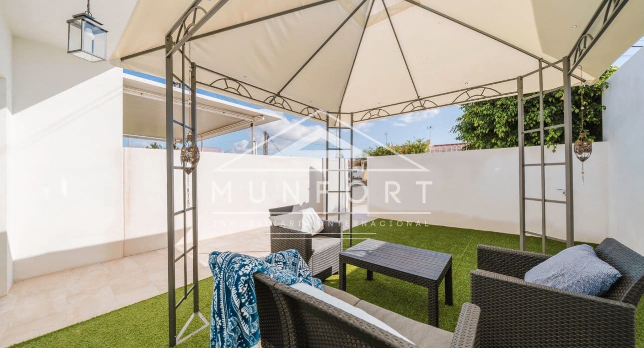 Apartamento de 2 habitaciones en Torrevieja en venta - 134.900 € (Ref: 9374308)