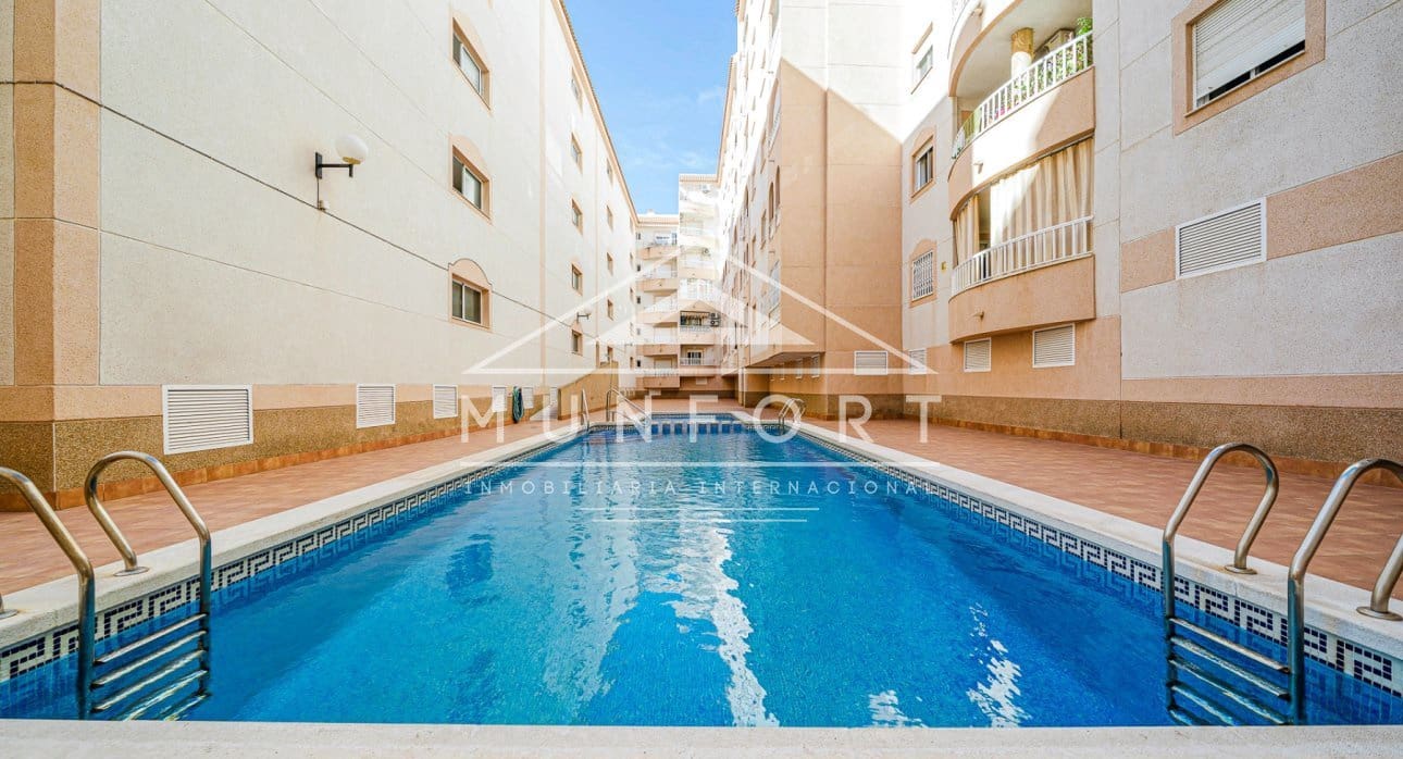 2 soveværelse Lejlighed til salg i Torrevieja med swimmingpool - € 129.900 (Ref: 9377982)