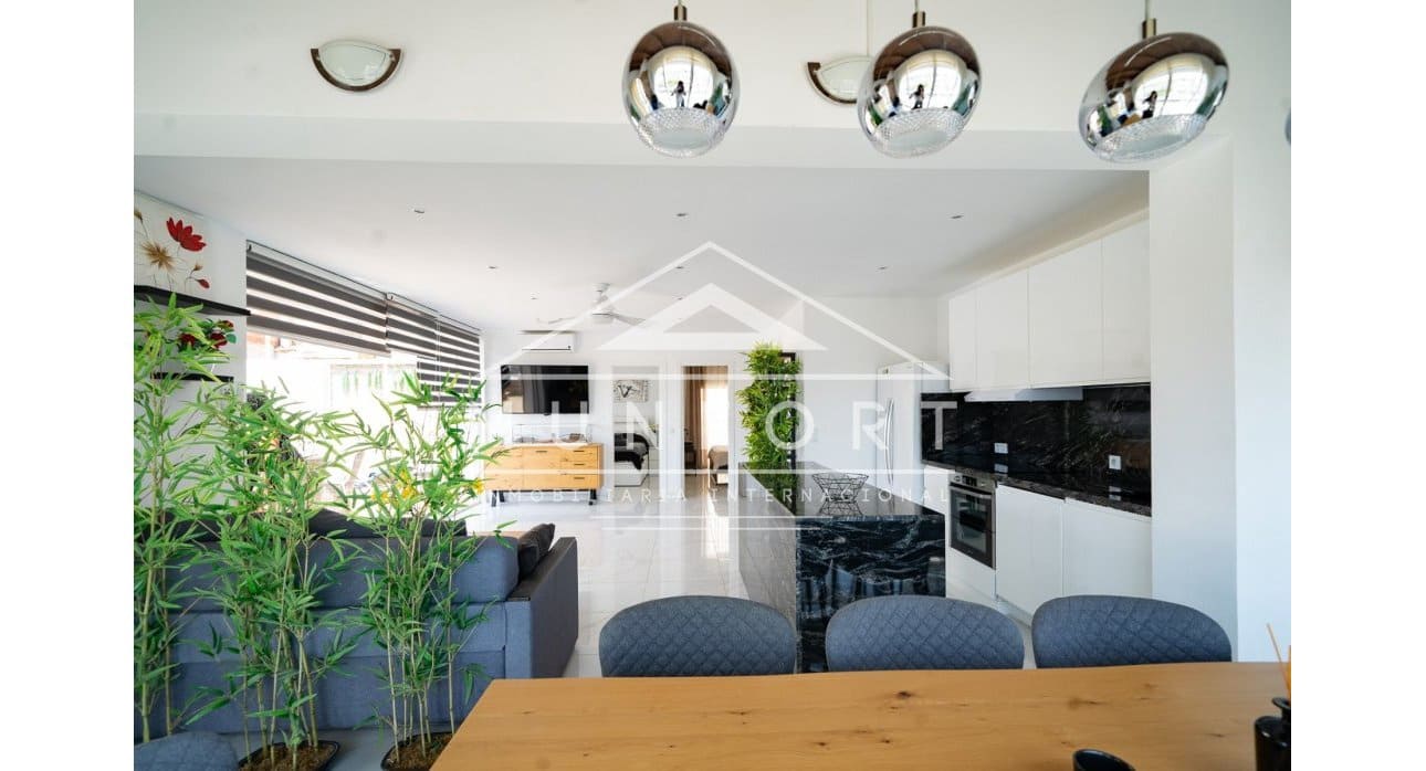 Chalet de 5 habitaciones en Orihuela Costa en venta - 395.000 € (Ref: 9378465)