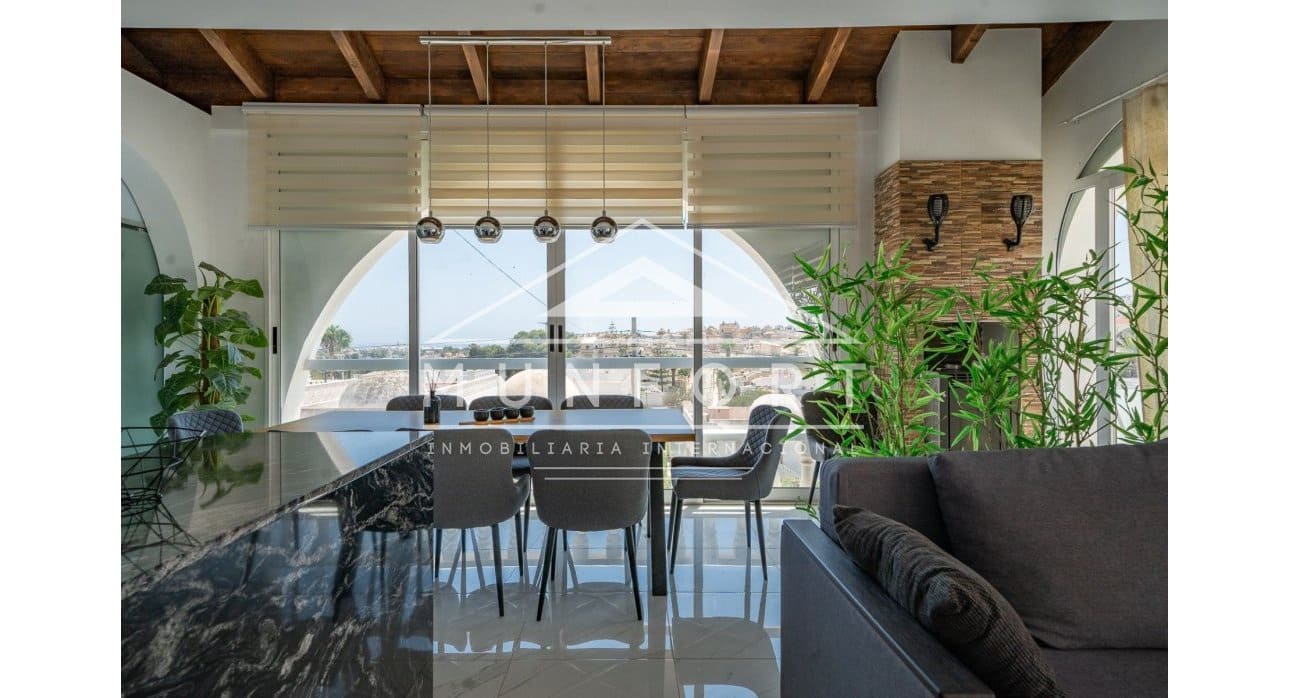 Chalet de 5 habitaciones en Orihuela Costa en venta - 395.000 € (Ref: 9378465)