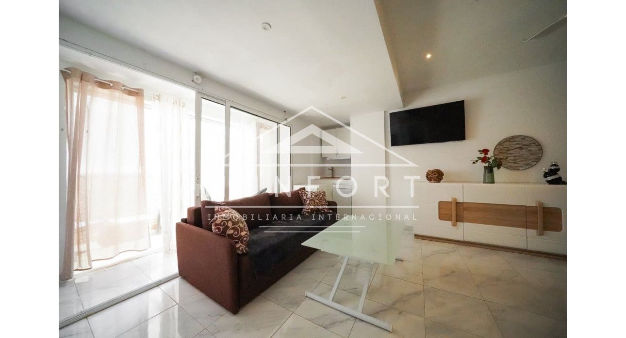 Chalet de 5 habitaciones en Orihuela Costa en venta - 395.000 € (Ref: 9378465)