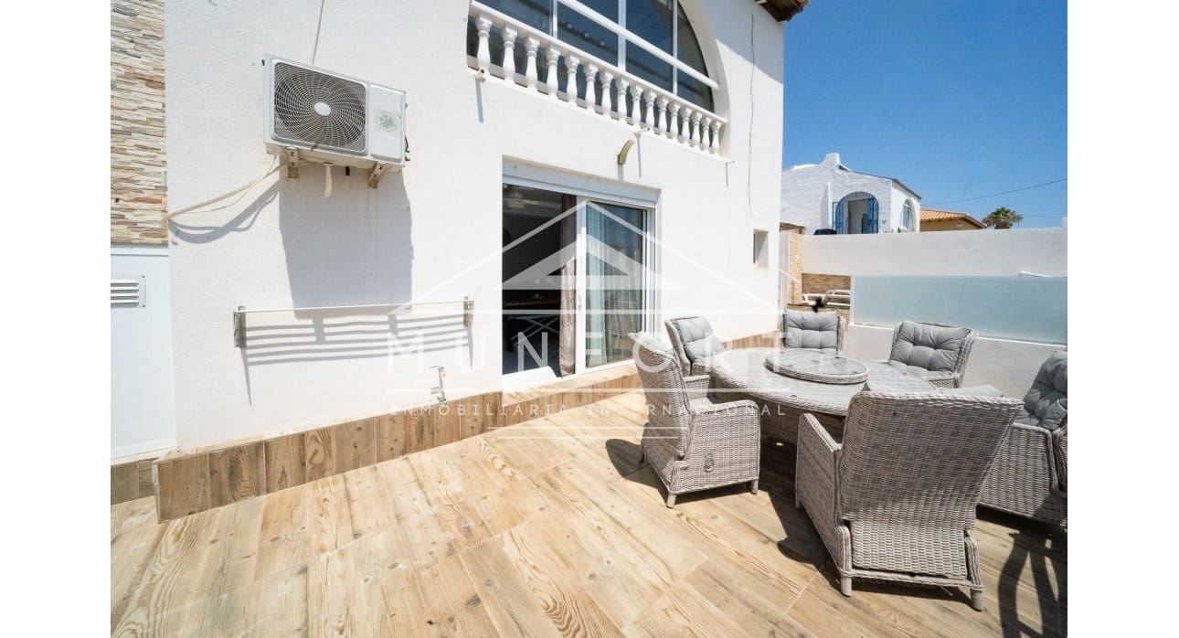 Chalet de 5 habitaciones en Orihuela Costa en venta - 395.000 € (Ref: 9378465)