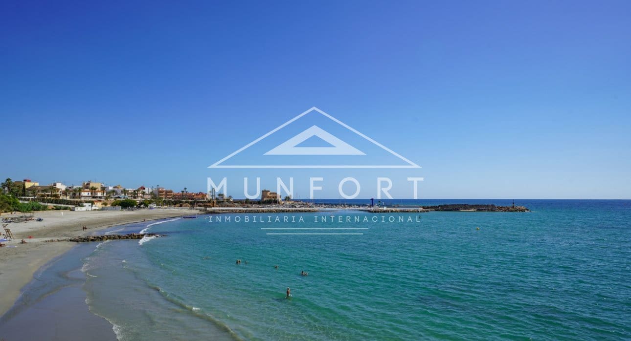 3 quarto Penthouse para venda em Torre de la Horadada com piscina - 378 900 € (Ref: 9379530)