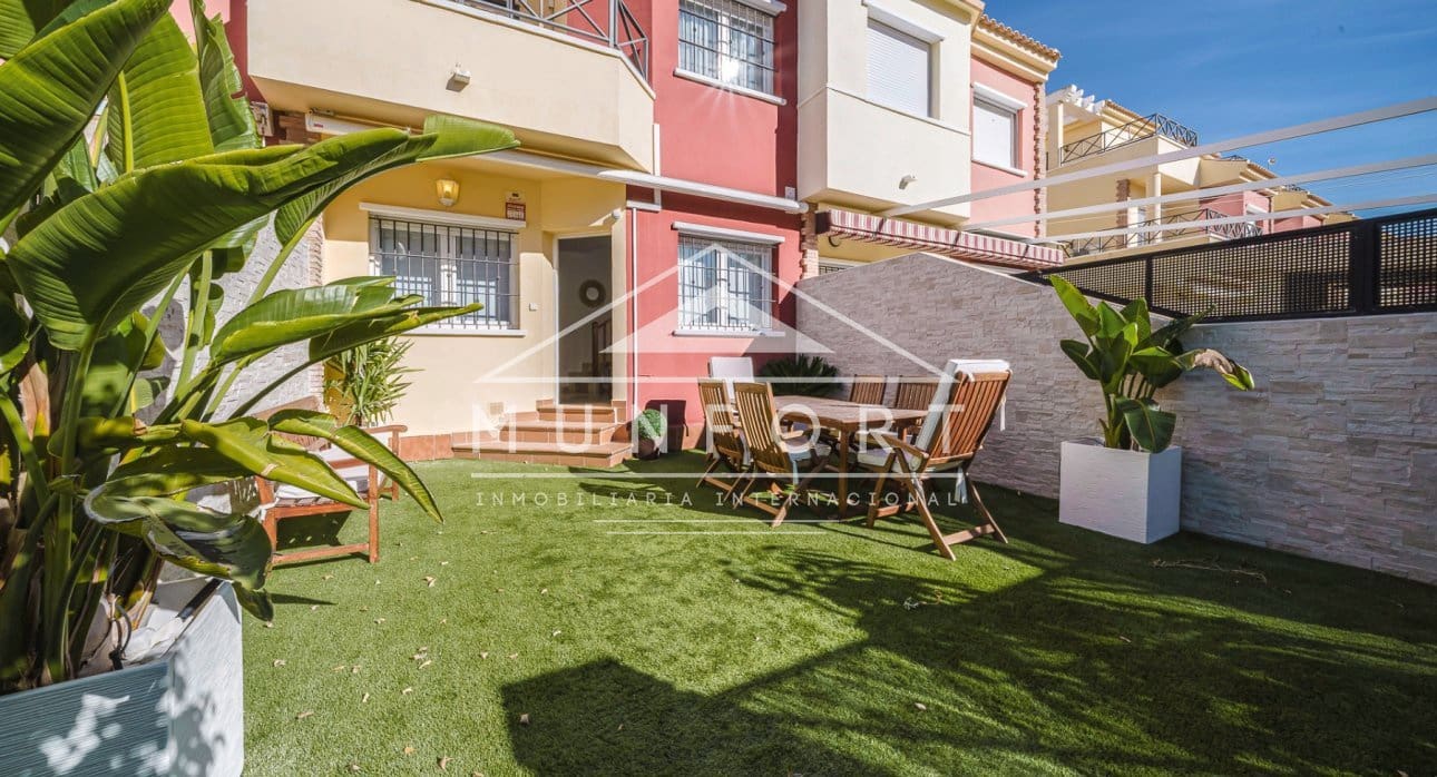 4 quarto Casa em Banda para venda em Torre de la Horadada - 350 000 € (Ref: 9383595)