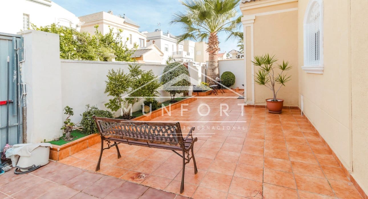 4 slaapkamer Villa te koop in Torrevieja - € 399.000 (Ref: 9386898)