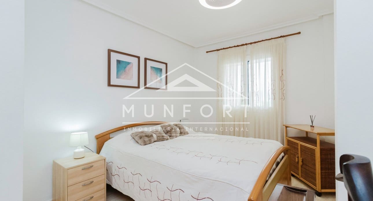 3 soverom Bungalow til salgs i Orihuela Costa med svømmebasseng - € 265 000 (Ref: 9386900)