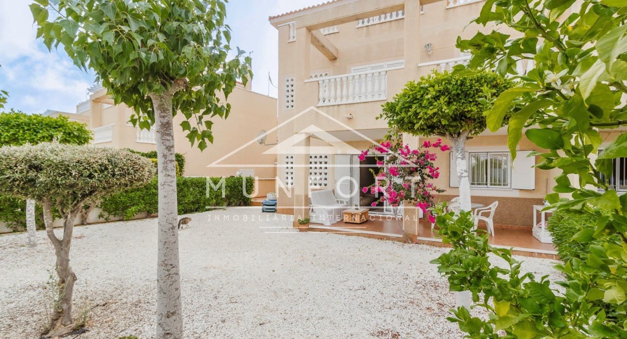 3 soverom Bungalow til salgs i Orihuela Costa med svømmebasseng - € 265 000 (Ref: 9386900)