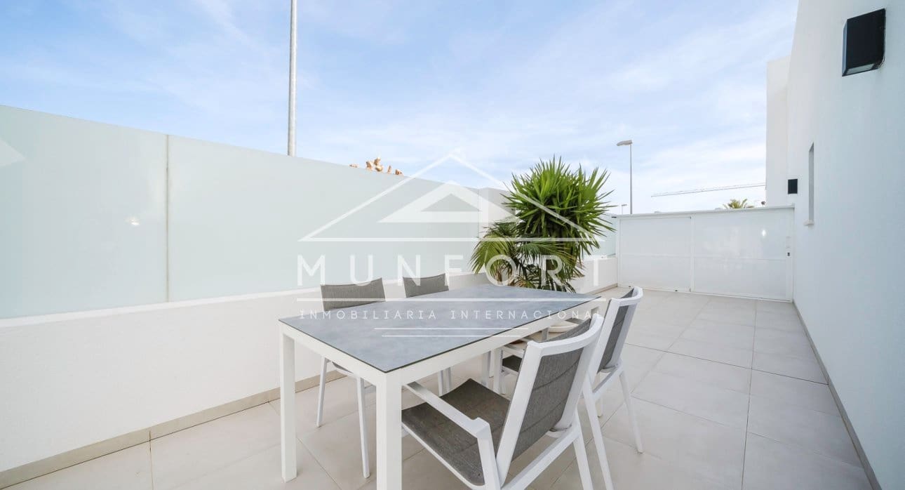 3 Zimmer Haus zu verkaufen in Pilar de la Horadada mit Pool - 399.000 € (Ref: 9386902)