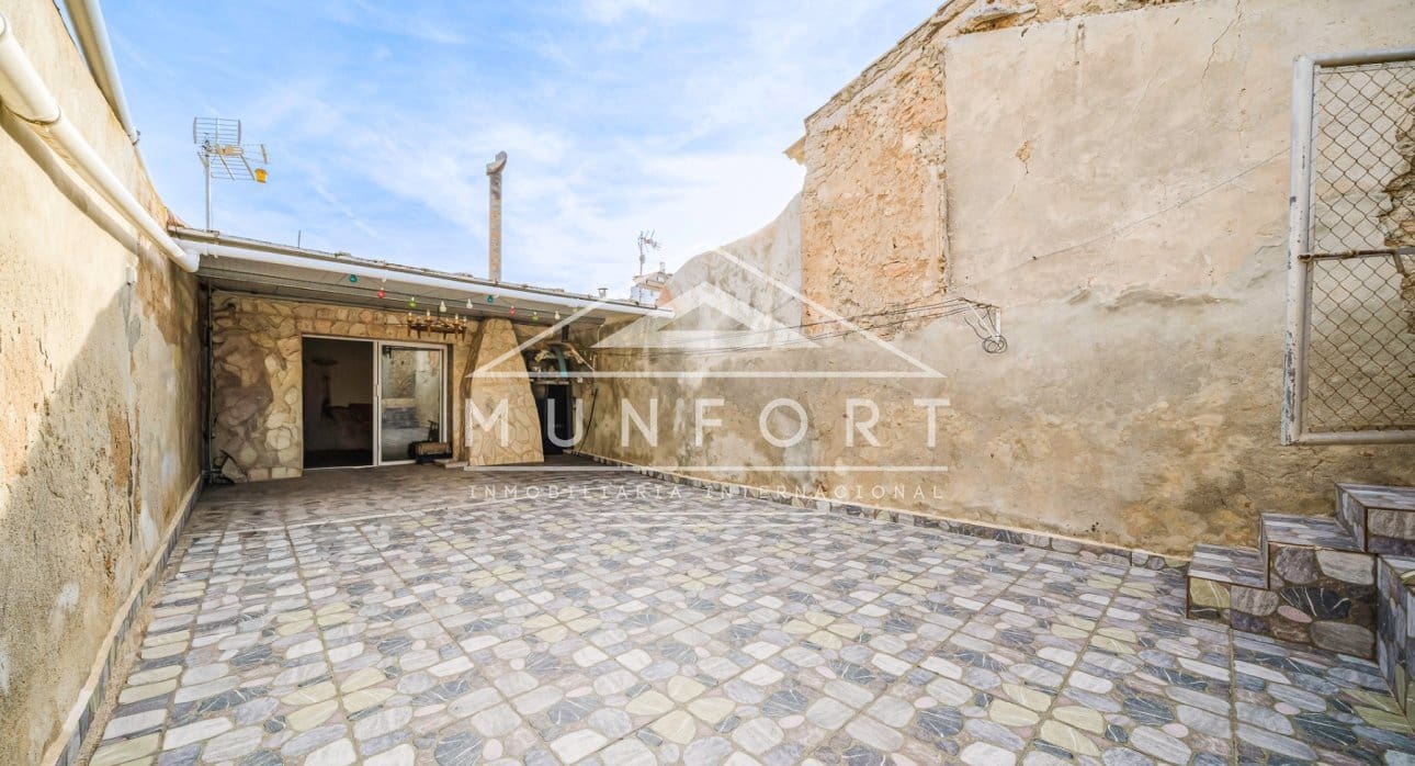 2 bedroom Villa for sale in Los Montesinos with pool - € 129,900 (Ref: 9386905)