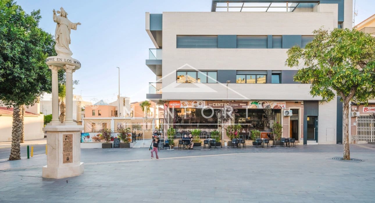 2 bedroom Villa for sale in Los Montesinos with pool - € 129,900 (Ref: 9386905)