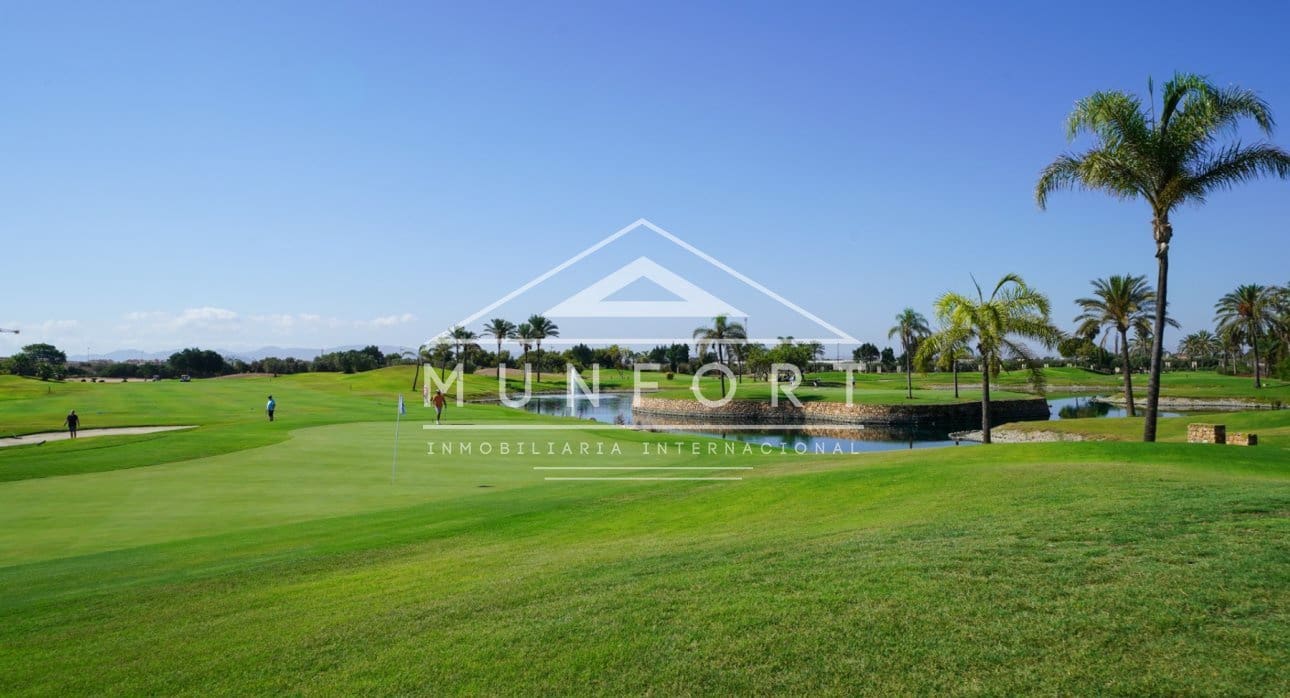 3 Zimmer Villa zu verkaufen in Los Alcazares mit Pool - 589.900 € (Ref: 9388226)