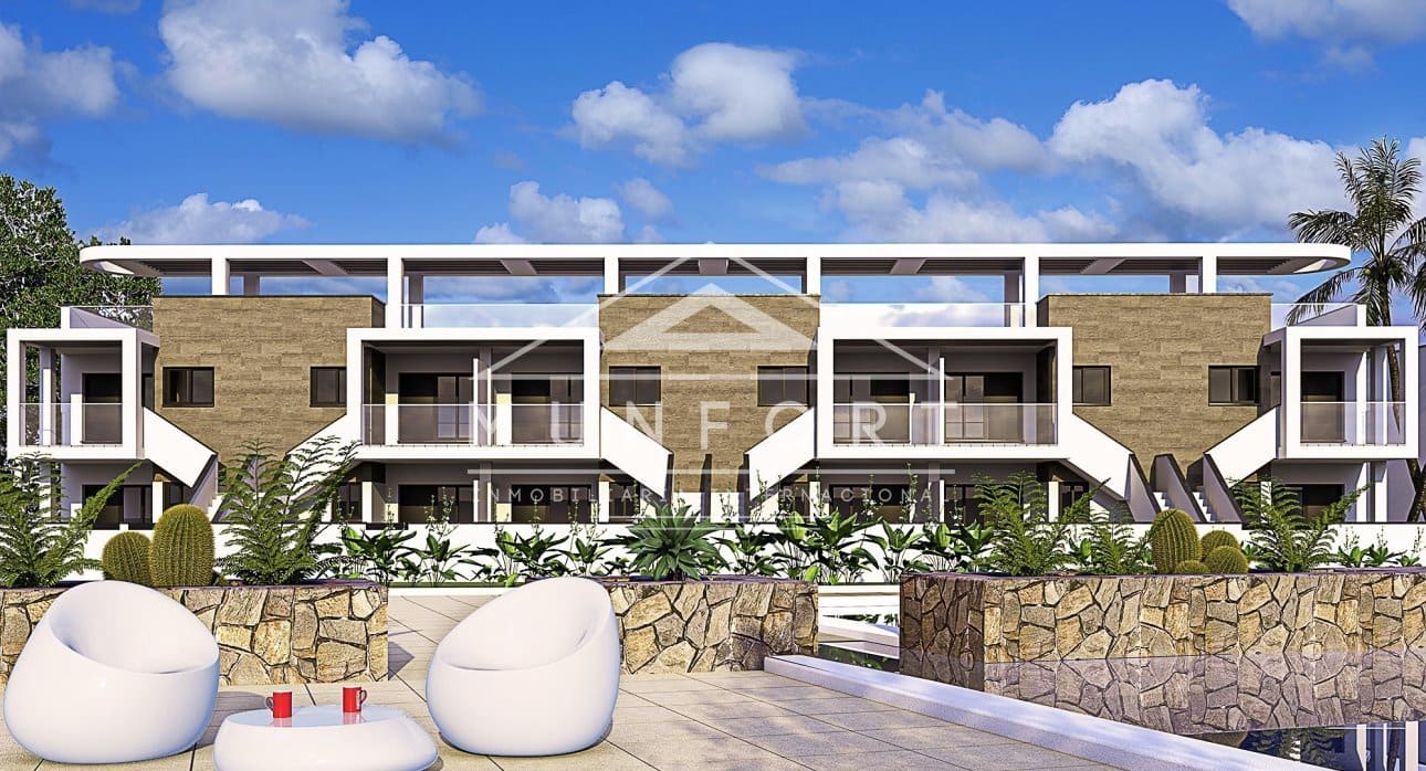 2 Zimmer Apartment zu verkaufen in Pilar de la Horadada mit Pool - 445.000 € (Ref: 9401789)