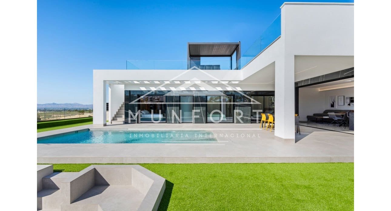 Chalet de 3 habitaciones en Algorfa en venta con piscina - 670.000 € (Ref: 9402633)